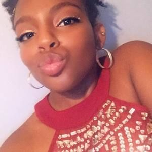 Meet your Posher, Tori